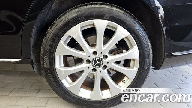 Mercedes-Benz E-Class 2019 — photo 7
