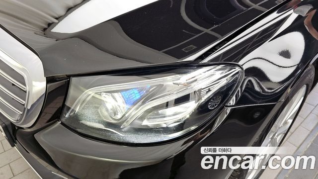 Mercedes-Benz E-Class 2019 — photo 8