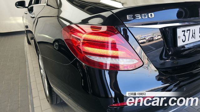 Mercedes-Benz E-Class 2019 — photo 9