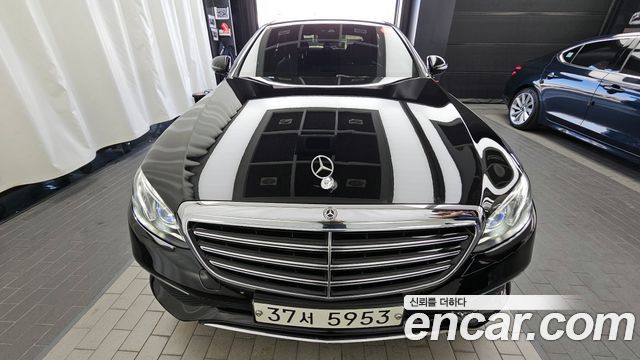 Mercedes-Benz E-Class 2019 — photo 30