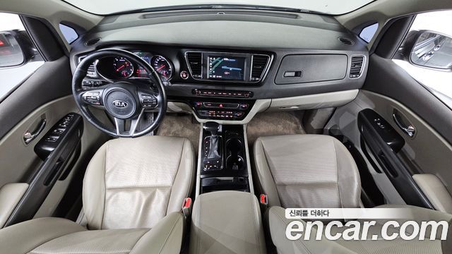 Kia Canival 2018 — photo 7