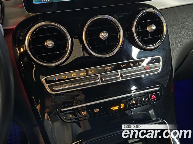 Mercedes-Benz GLC-Class 2022 — photo 16