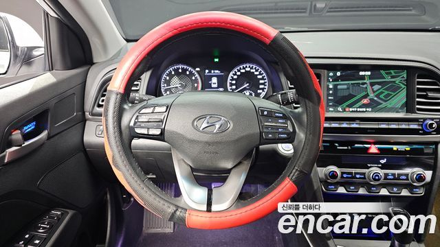 Hyundai AVANTE 2019 — photo 13