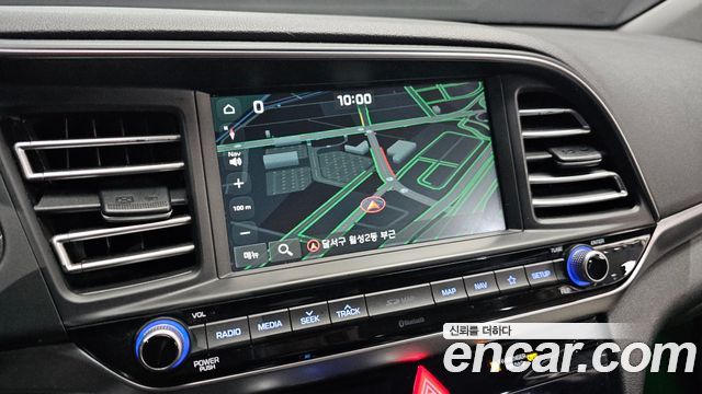 Hyundai AVANTE 2019 — photo 14