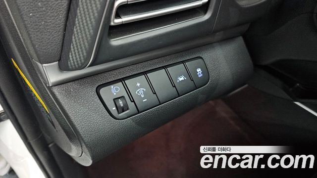 Hyundai AVANTE 2019 — photo 16