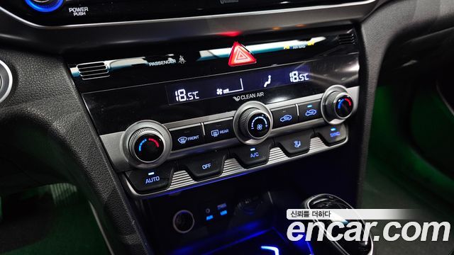 Hyundai AVANTE 2019 — photo 19