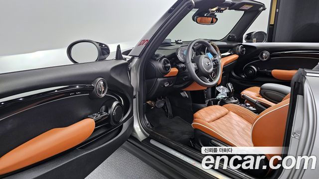 Mini Cooper Convertible 2024 — photo 10
