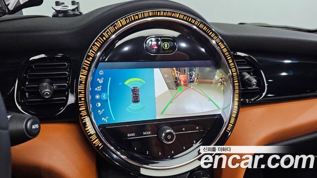 Mini Cooper Convertible 2024 — photo 17