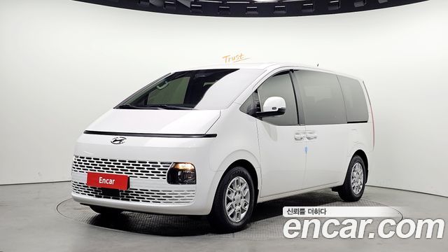 Hyundai Staria 2022 — photo 1