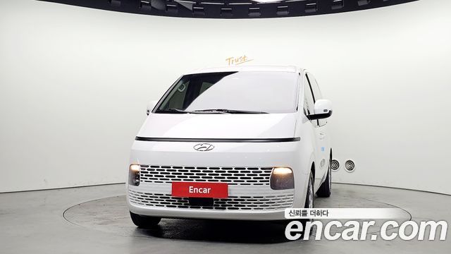 Hyundai Staria 2022 — photo 3
