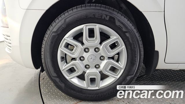 Hyundai Staria 2022 — photo 5