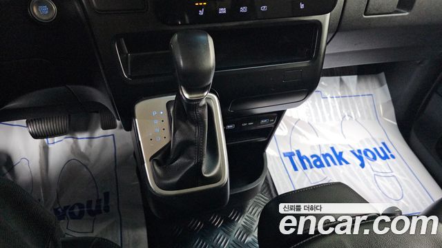 Hyundai Staria 2022 — photo 9