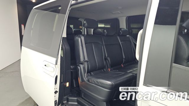 Hyundai Staria 2022 — photo 11