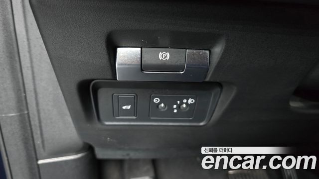 Land Rover Discovery Sport 2020 — photo 25