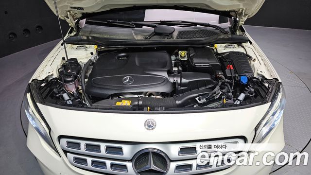 Mercedes-Benz GLA-Class 2018 — photo 6