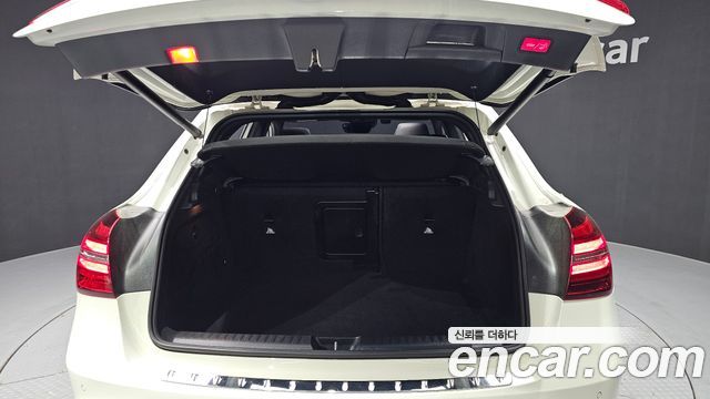 Mercedes-Benz GLA-Class 2018 — photo 17