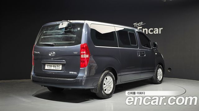 Hyundai Starex 2016 — photo 2