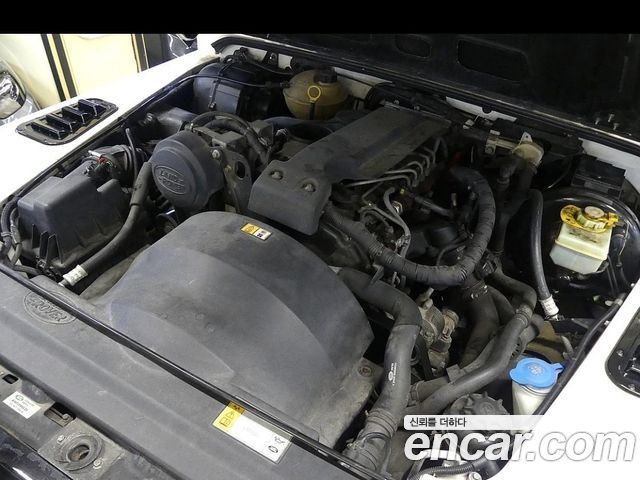 Land Rover Defender 2010 — photo 6