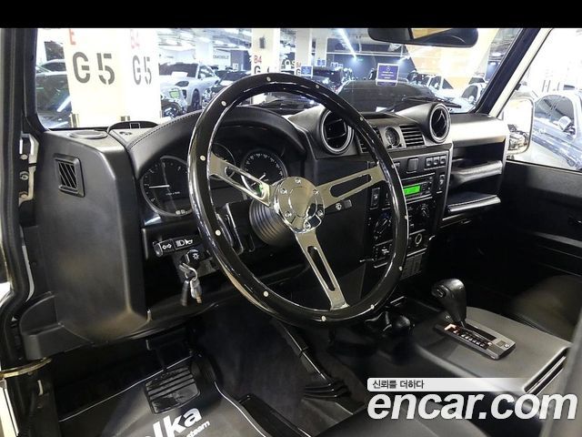 Land Rover Defender 2010 — photo 10