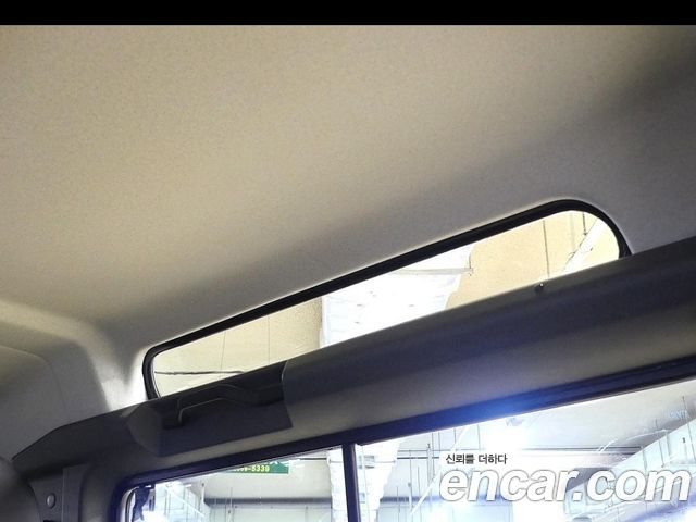 Land Rover Defender 2010 — photo 19