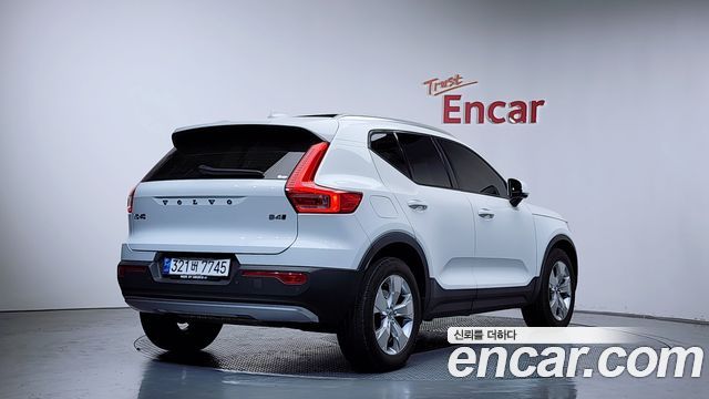 Volvo XC40 2021 — photo 2