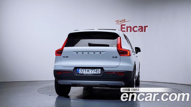 Volvo XC40 2021 — photo 4
