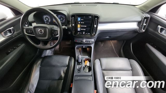 Volvo XC40 2021 — photo 10