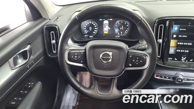 Volvo XC40 2021 — photo 19