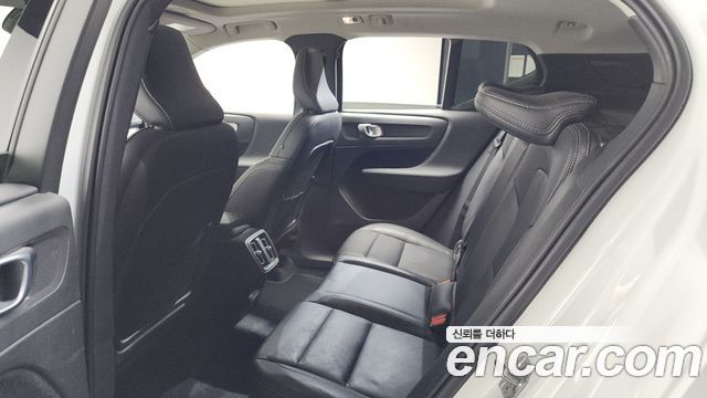 Volvo XC40 2021 — photo 25