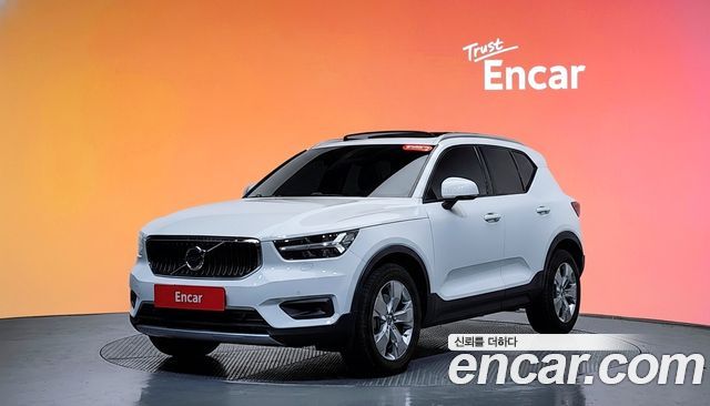 Volvo XC40 2021 — photo 1