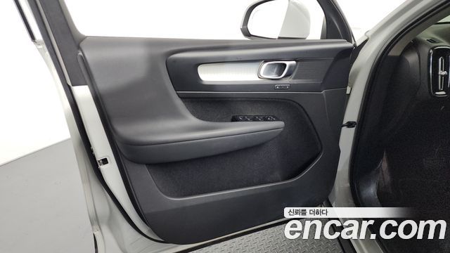 Volvo XC40 2021 — photo 14