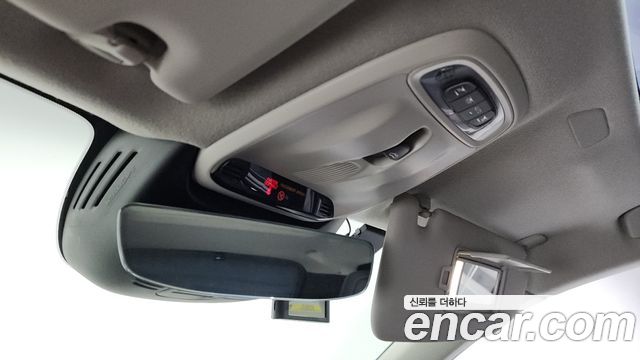 Volvo XC40 2021 — photo 28