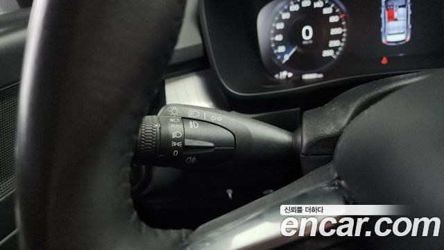 Volvo XC40 2021 — photo 30