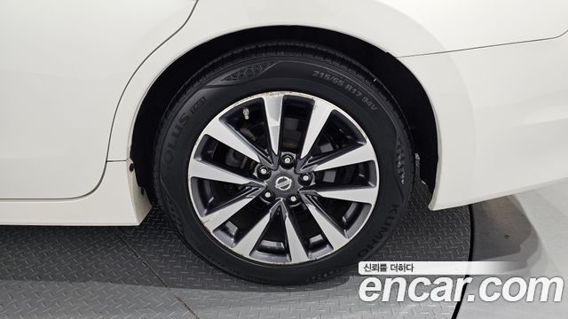 Nissan Altima 2017 — photo 7