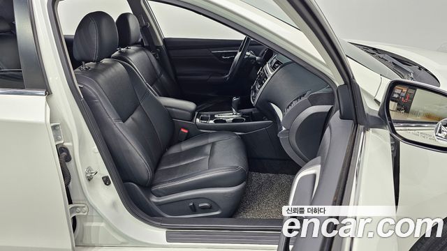 Nissan Altima 2017 — photo 16