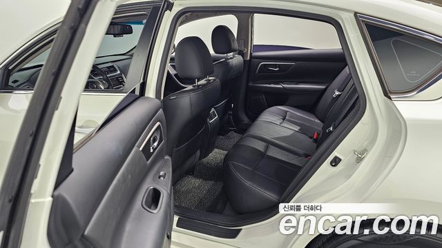 Nissan Altima 2017 — photo 28