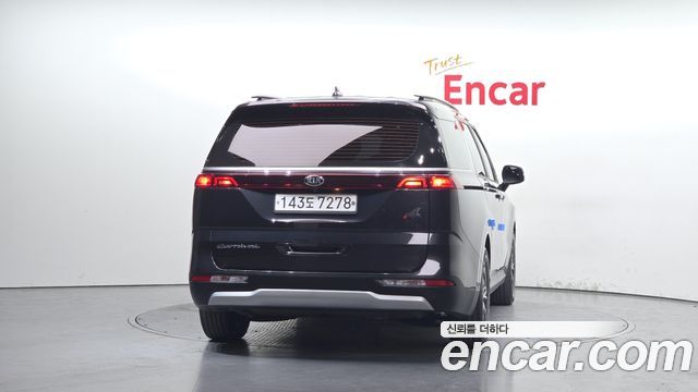 Kia Canival 2021 — photo 4