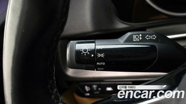 Kia Canival 2021 — photo 16