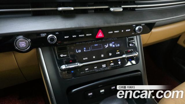 Kia Canival 2021 — photo 18