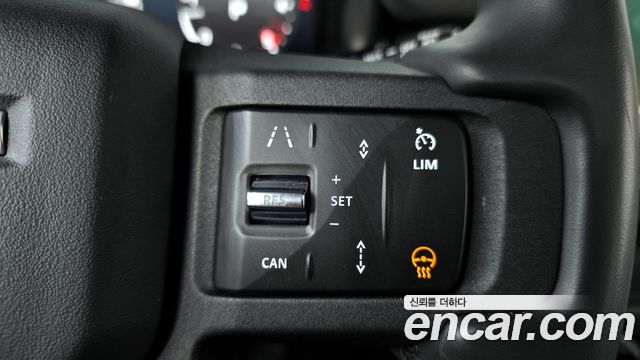 Land Rover Defender 2023 — photo 23