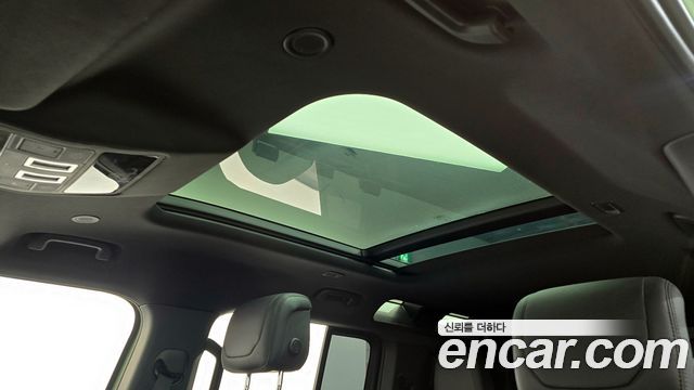 Land Rover Defender 2023 — photo 24