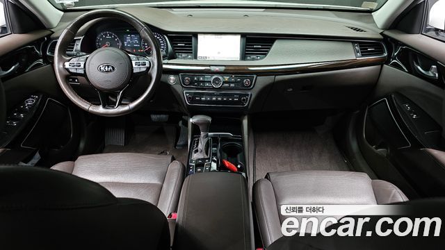 Kia K7 2018 — photo 10
