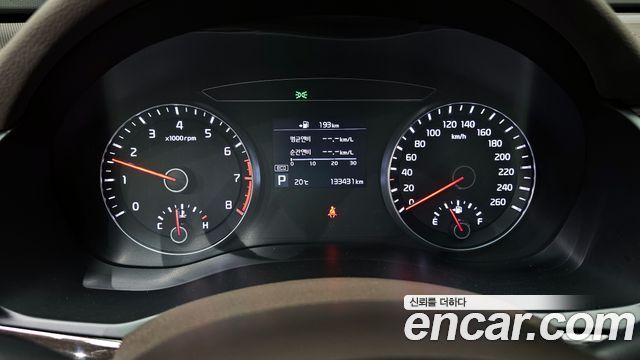Kia K7 2018 — photo 11