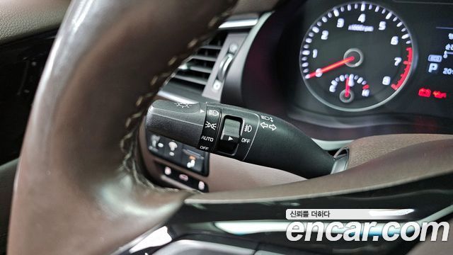 Kia K7 2018 — photo 23