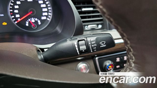 Kia K7 2018 — photo 24