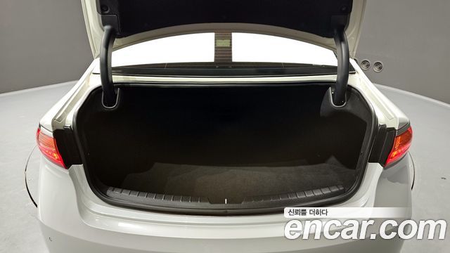 Kia K7 2018 — photo 26