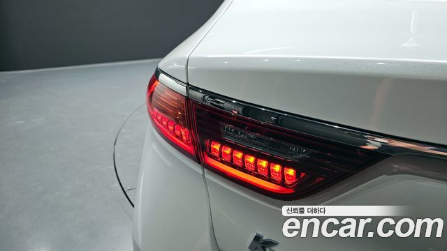 Kia K7 2018 — photo 9