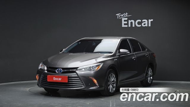 Toyota Camry 2017 — photo 1