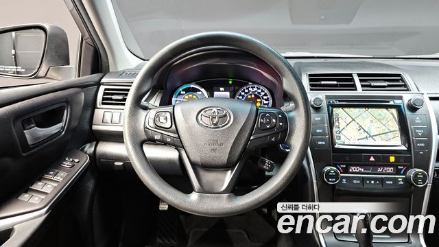 Toyota Camry 2017 — photo 12