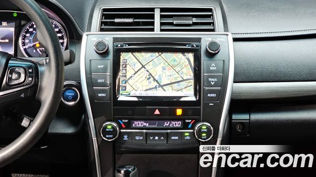 Toyota Camry 2017 — photo 13